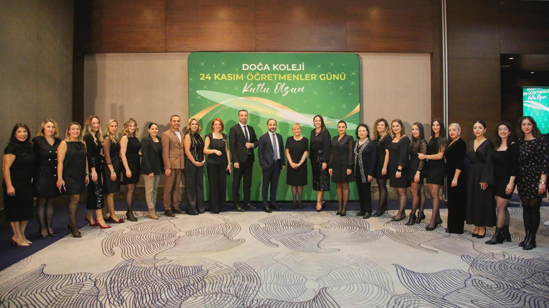 Doğa Koleji Binlerce Öğretmenle 24 Kasım'ı Coşkuyla Kutladı