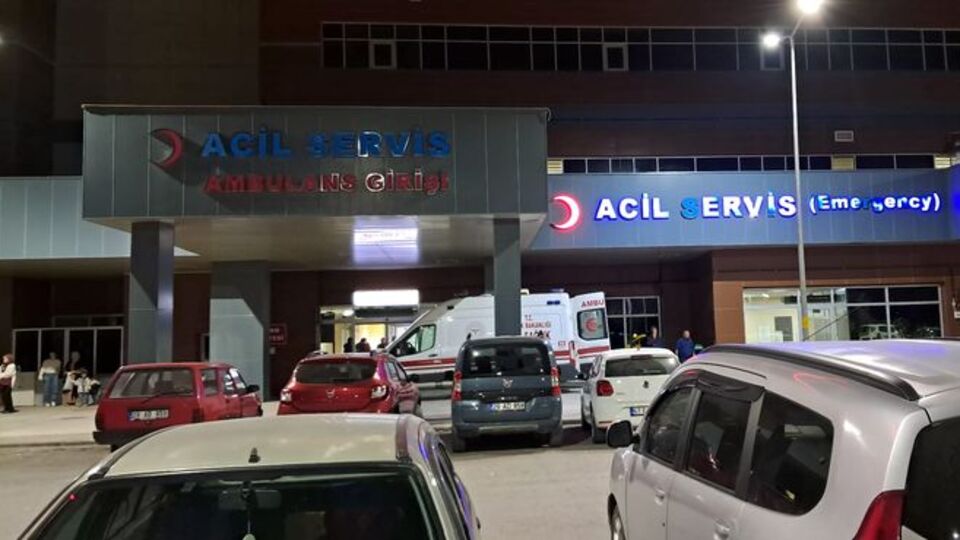 Boşanma aşamasındaki eşini bıçakladı