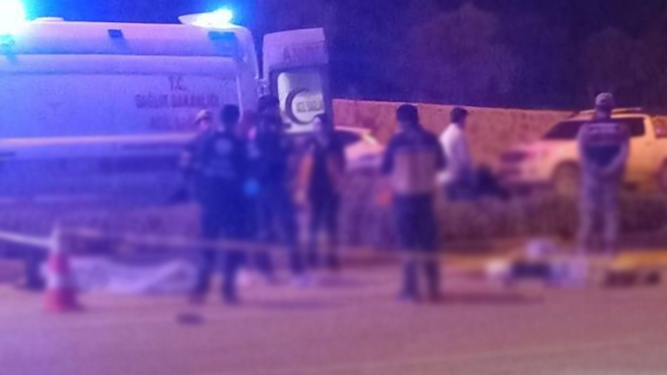 Devrilen motosikletteki 2 çocuk öldü