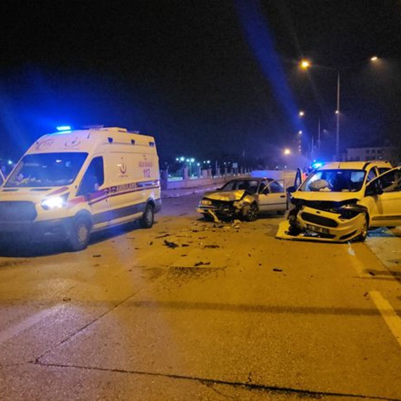 Erzincan'da iki araç çarpıştı: 4 yaralı