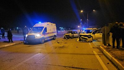 Erzincan'da iki araç çarpıştı: 4 yaralı