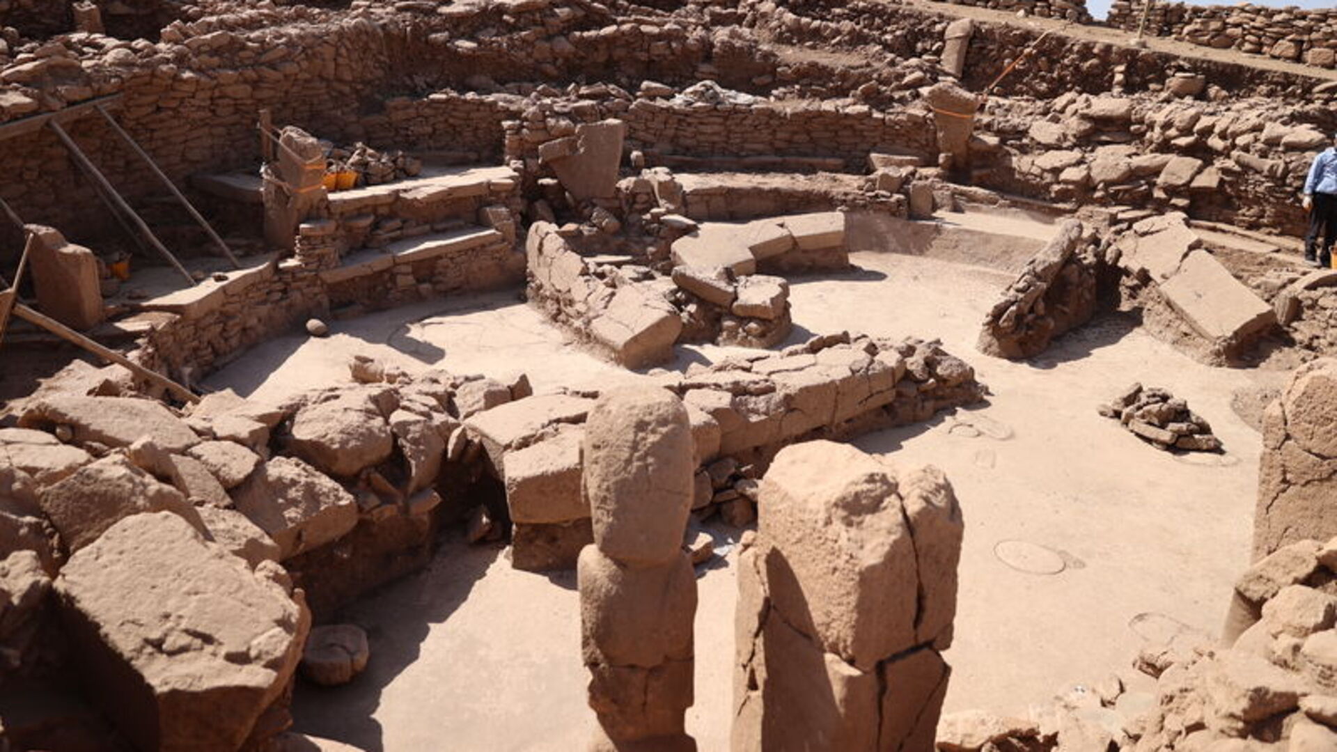 Karahantepe'de amfi tiyatroyu andıran Neolitik mimari yapı ortaya çıkarıldı