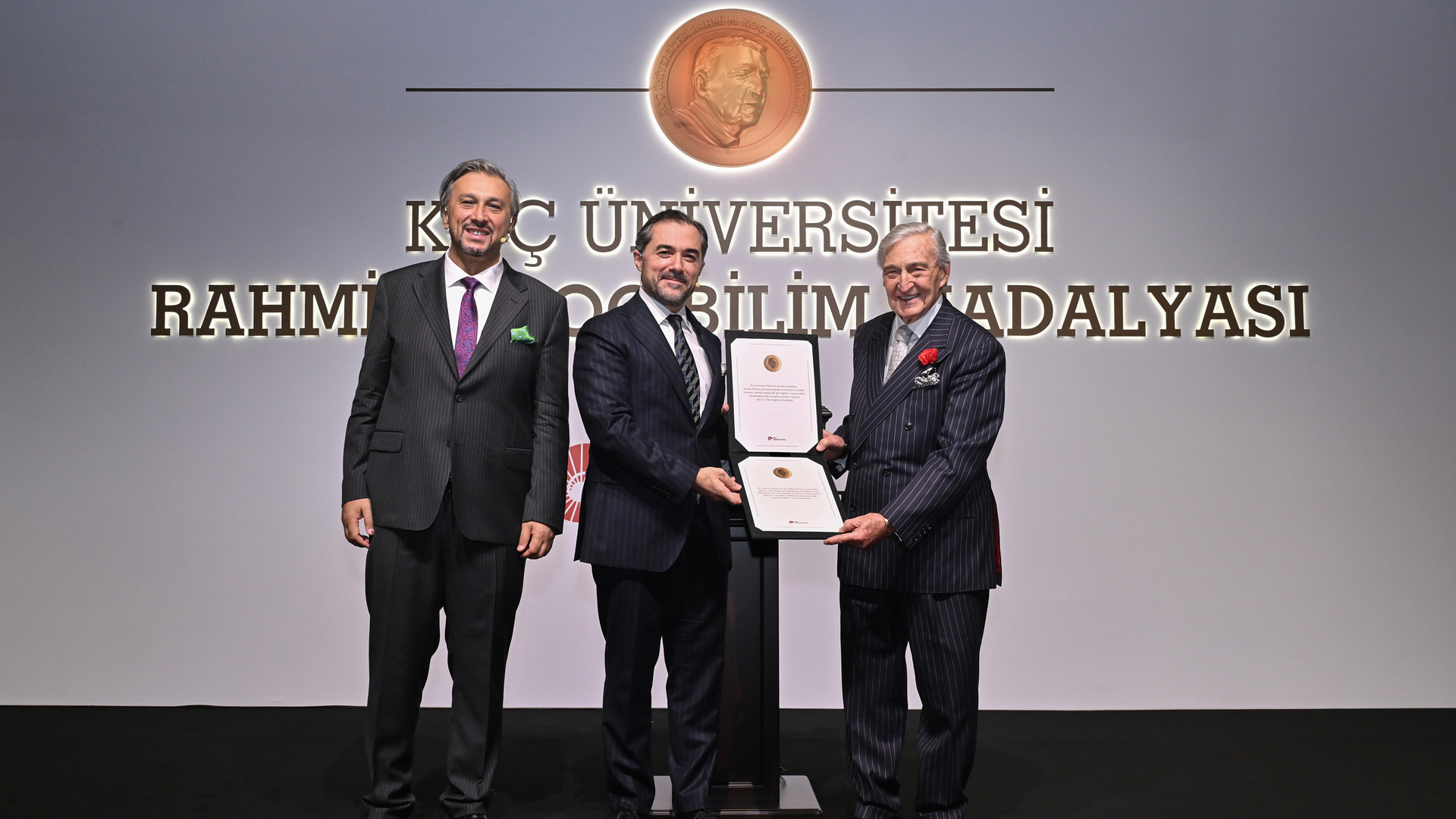 Koç Üniversitesi Rahmi M. Koç Bilim Madalyası'nın sahibi Prof. Dr. Ufuk Akçiğit oldu - İş-Yaşam Haberleri