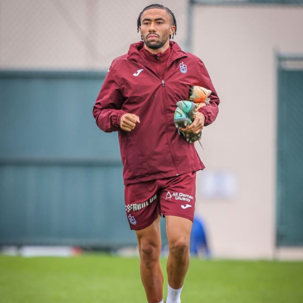 "Sahada bambaşka biriyim"