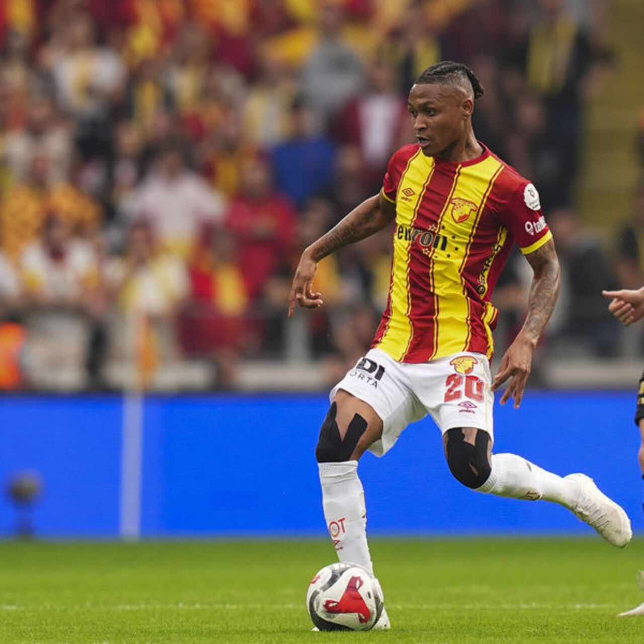 Göztepe'de Miroshi formayı kaptı!