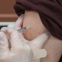 Aylık enjeksiyonlar, ağır astım hastalarının günlük steroid kullanımını düşürebiliyor