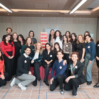 Gençlerin "genç" olma hakkını destekleyen TEV'den etki araştırması