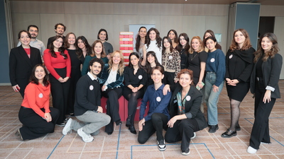 Gençlerin "genç" olma hakkını destekleyen TEV'den etki araştırması