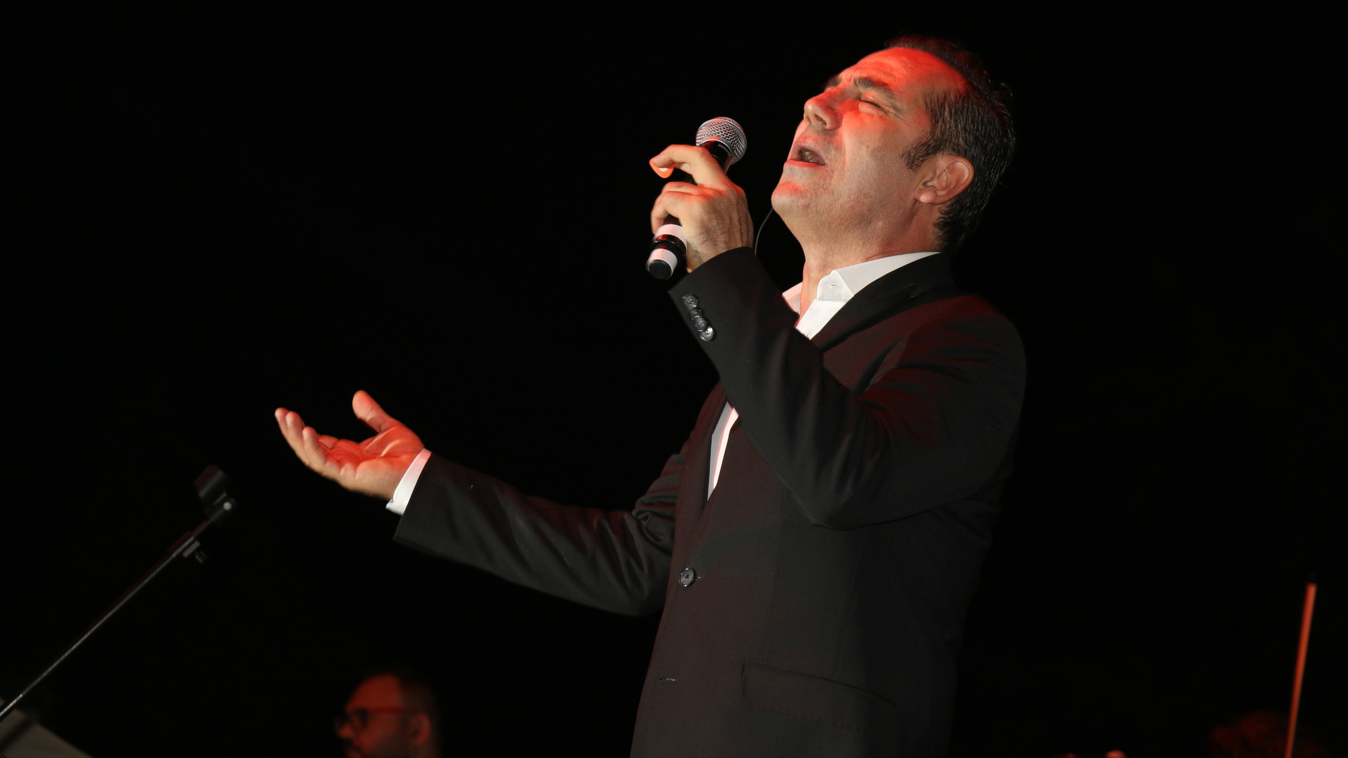 Ferhat Göçer'in 'Opia - İlk Görüşte Aşk' Gösterisi 13 Aralık'ta Zorlu PSM'de