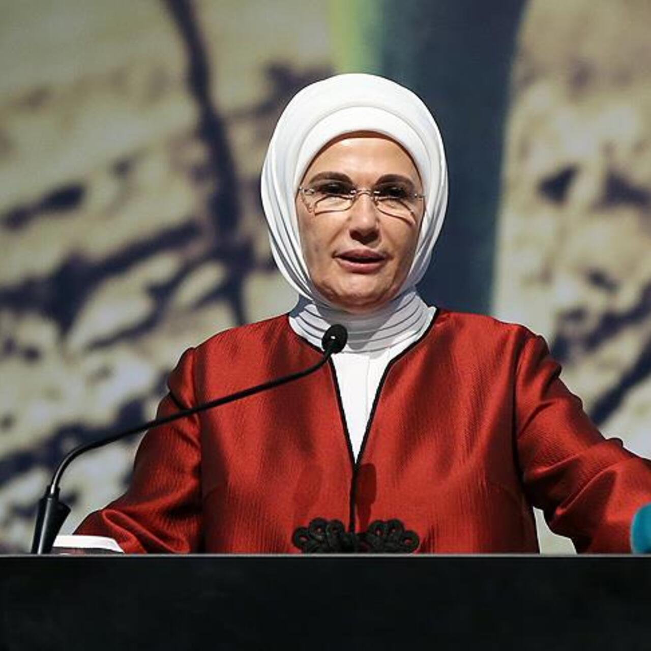'Bir damla su, bir lokma ekmek'