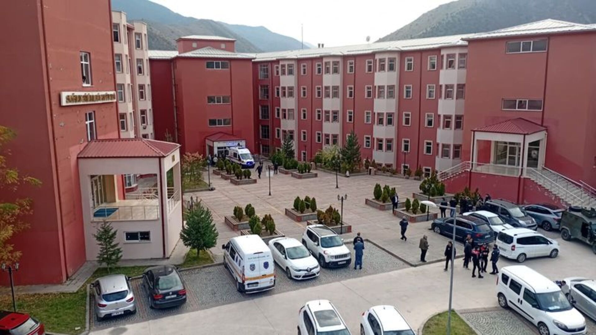 Gümüşhane Üniversitesi'nde mesai arkadaşını silahla rehin alan kişi tutuklandı