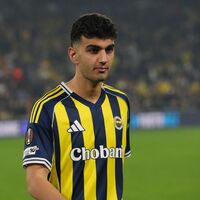 Yiğit Efe Demir, maça devam edemedi!