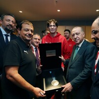 Gümüş madalya Cumhurbaşkanı Erdoğan’a takdim edildi