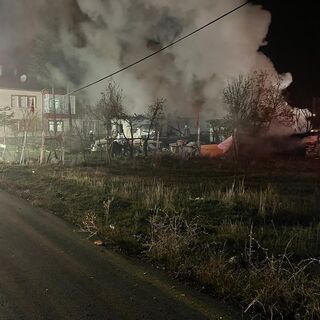 Zihinsel engelli üç kardeşin evinde yangın!