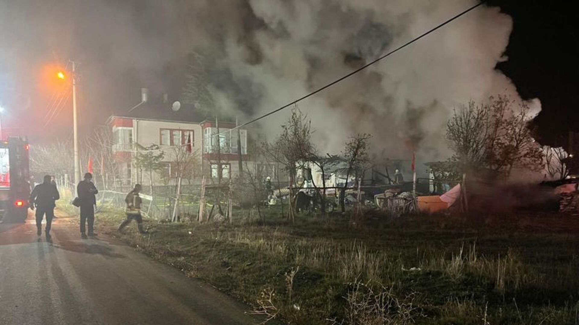 Ankara'da Zihinsel Engelli Üç Kardeşin Evi Yangında Kullanılamaz Hale Geldi