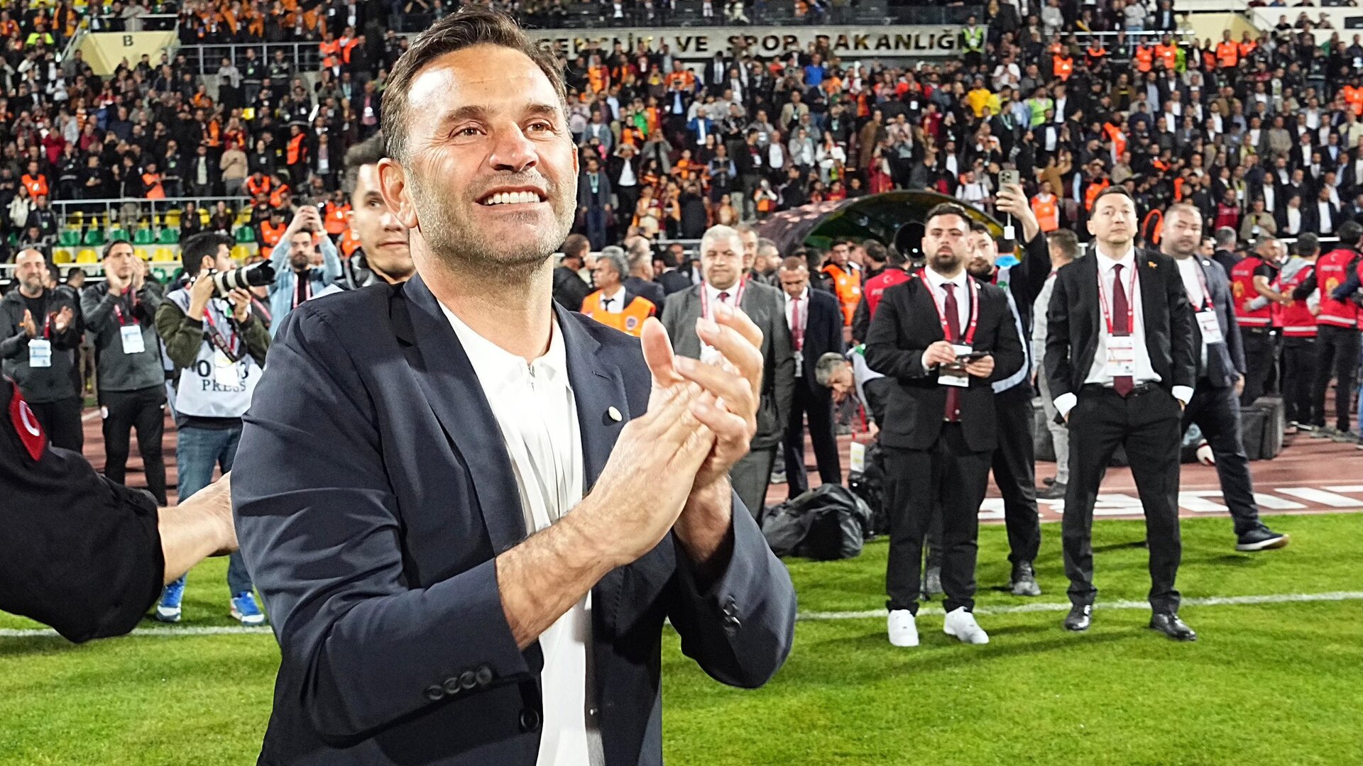 Okan Buruk Kadıköy'de Yenilmiyor: Galatasaray'ın Fenerbahçe İstatistikleri