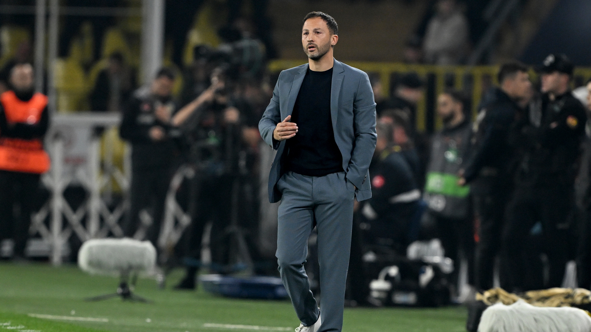 Tedesco çalıştığı yerden vuruldu: Ferençvaroş'un kafa golüne engel olamadı! - Futbol Haberleri