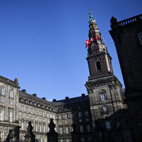 Danimarka Trump'ı izlemek için 'gece nöbeti' kurdu