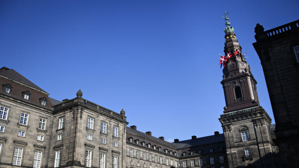 Danimarka Trump'ı izlemek için 'gece nöbeti' kurdu