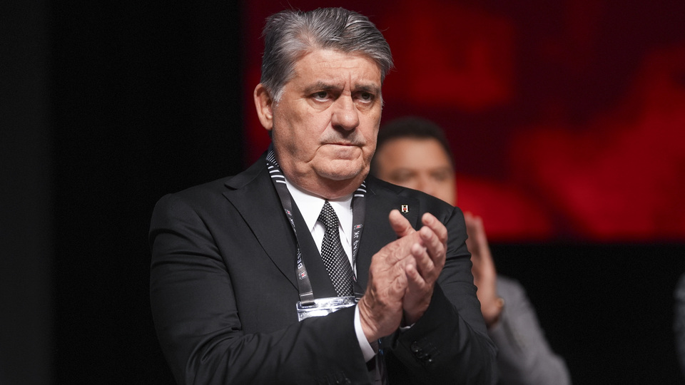 Seçim kararı da yok istifa da...