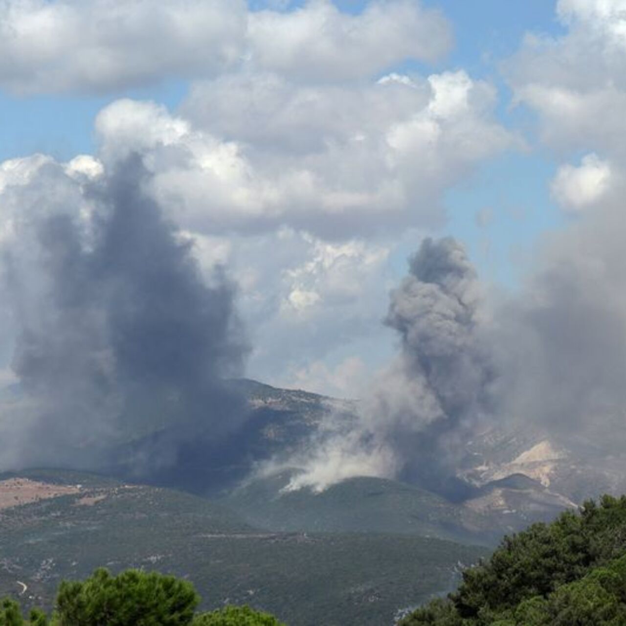 İsrail'den ateşkese rağmen Lübnan'a yüzlerce saldırı