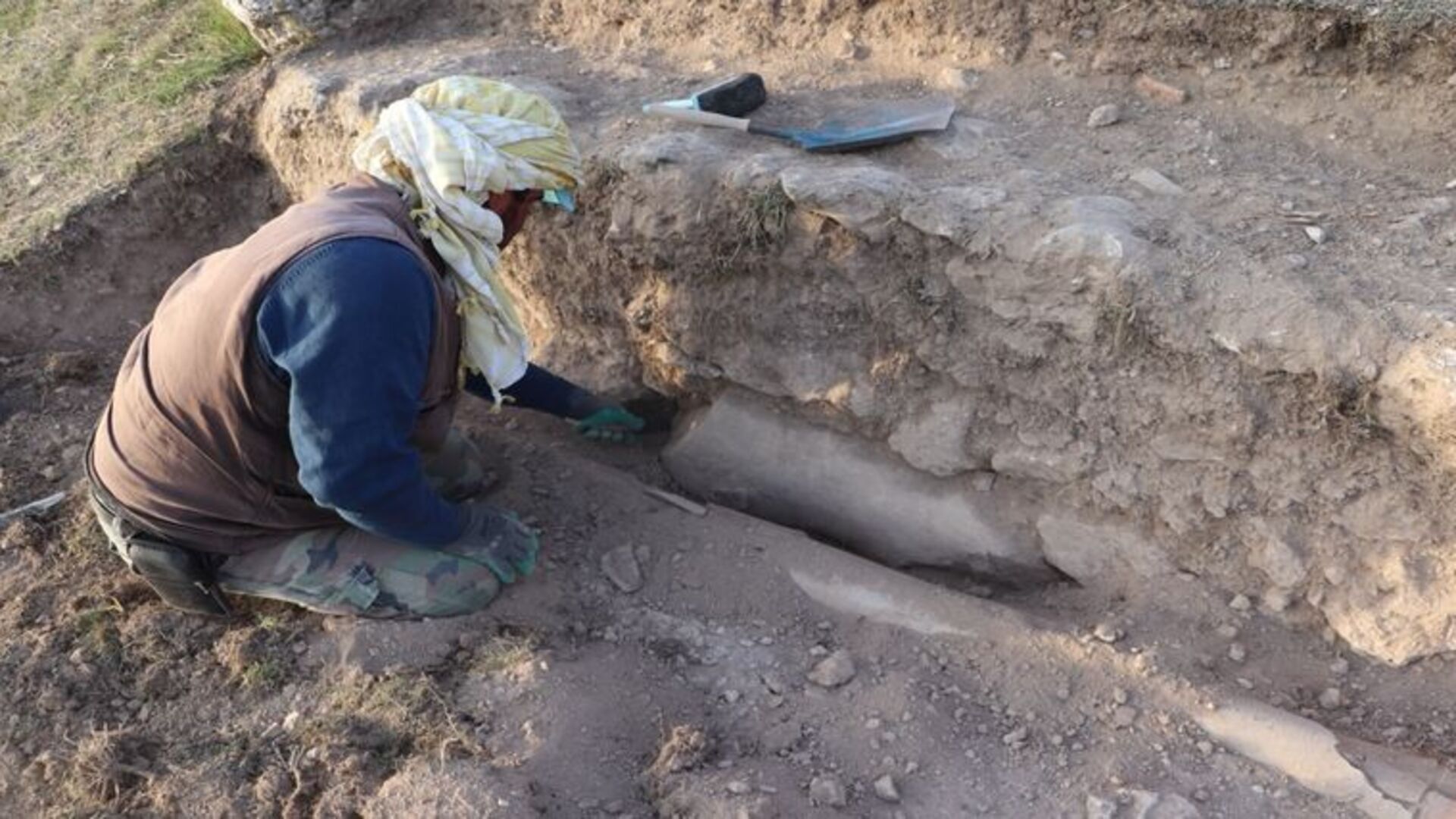 Blaundos Antik Kenti'nde 1800 yıllık heykel bulundu