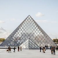 Louvre soygununun bileti ziyaretçilere kesildi