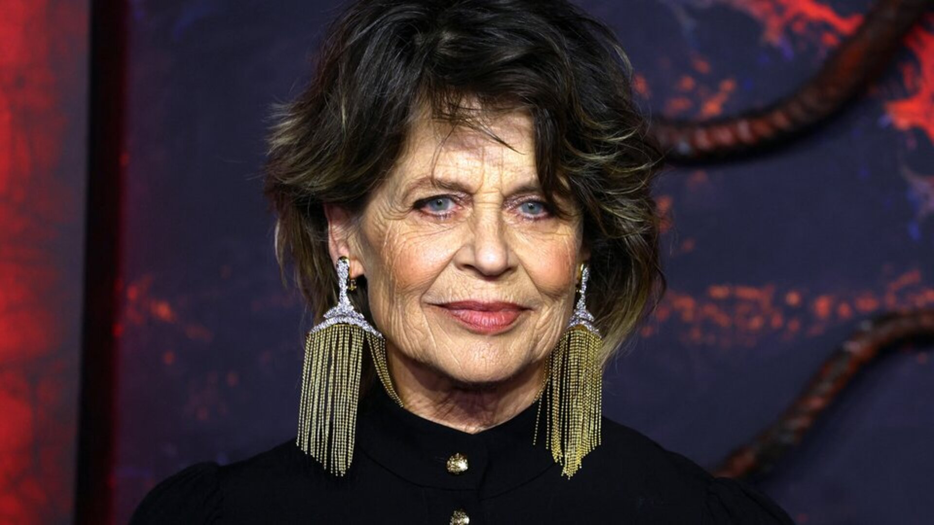 'Hep genç kal' miti çöküyor: Linda Hamilton'dan Hatice Aslan'a doğal yaşlanmayı kabullenenler