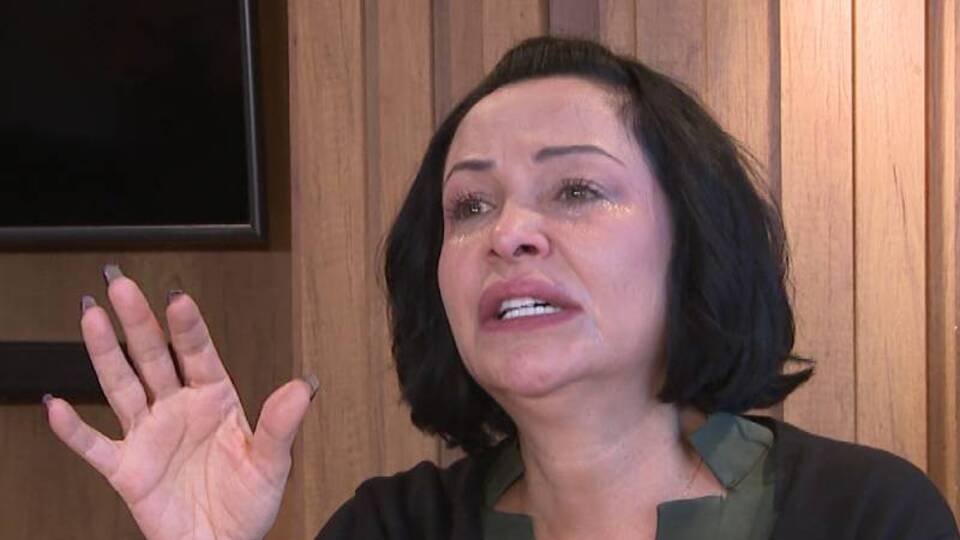 Evrim Akın gözyaşlarına boğuldu