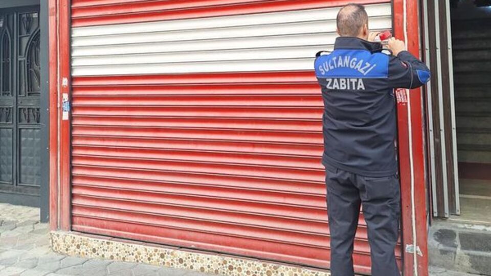 Düğün salonunda gizli kamera skandalı!