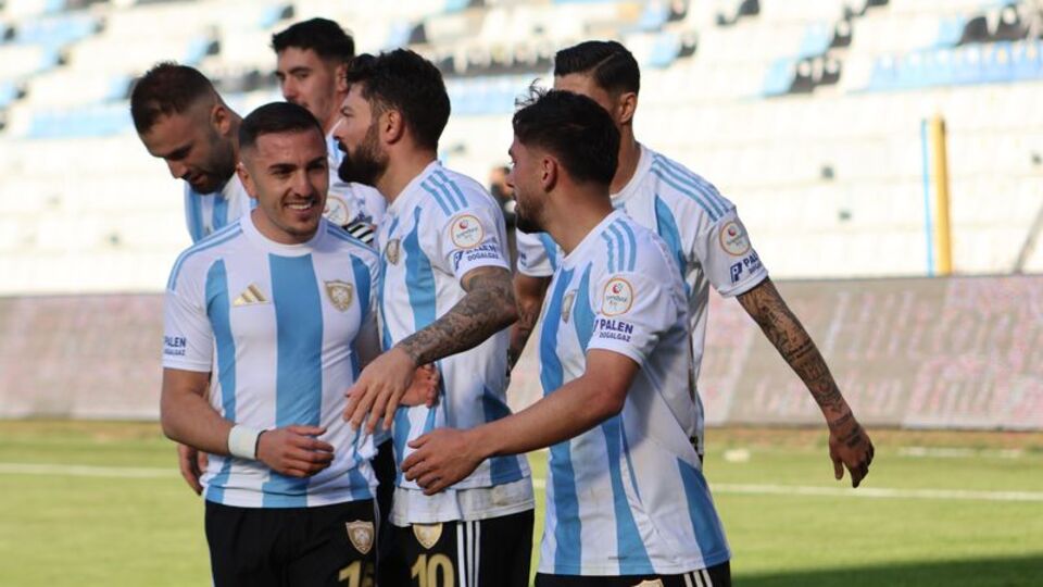 Erzurumspor FK evinde farklı kazandı!