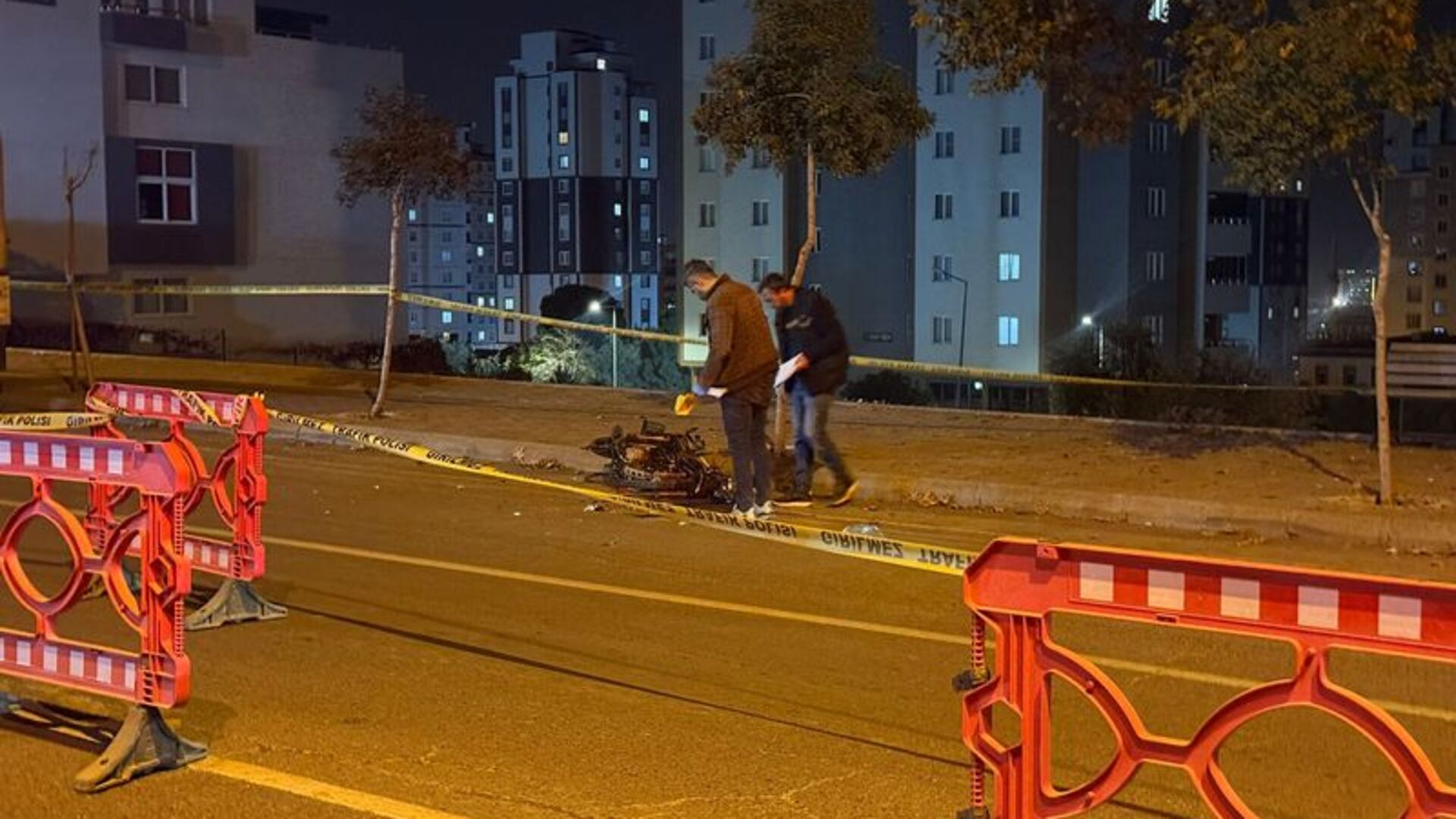 Kahramanmaraş'ta kamyonete çarpan motosikletteki 2 kişi öldü