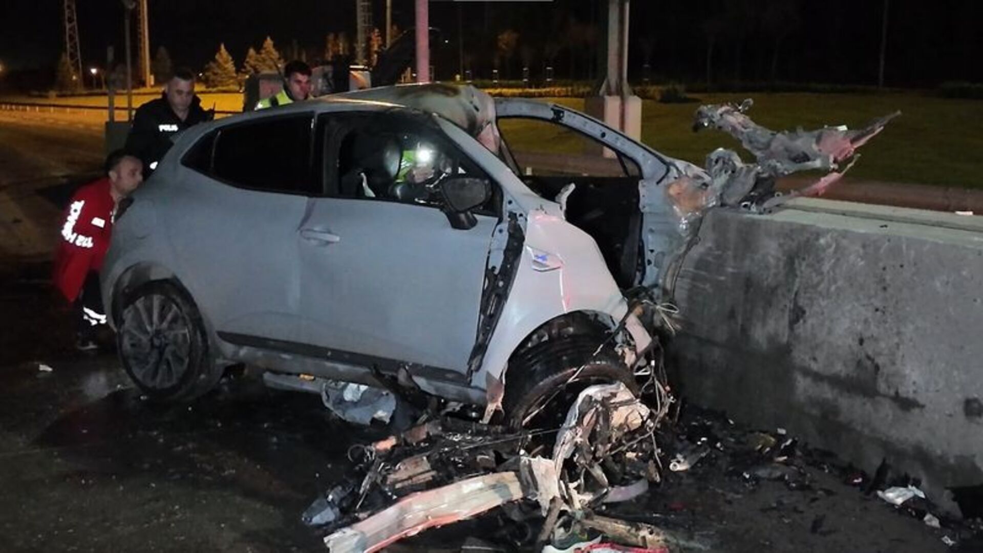 Tuzla'da otomobil gişelere saplandı: Asistan doktor Semih Savran hayatını kaybetti | Son dakika haberleri