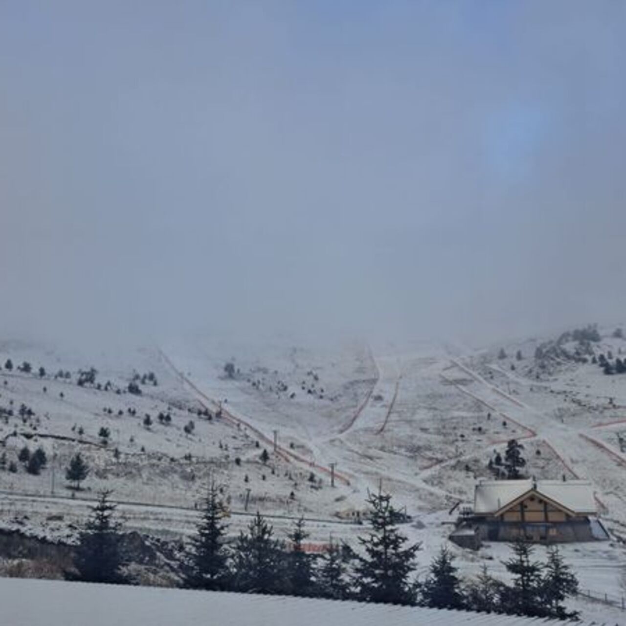 Bolu'da yükseklerde kar yağışı!