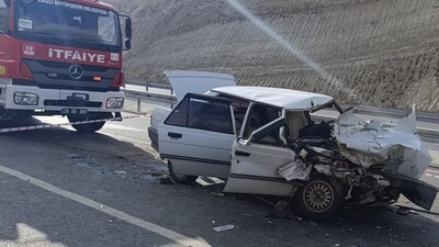 Feci kaza! Araç hurdaya döndü!