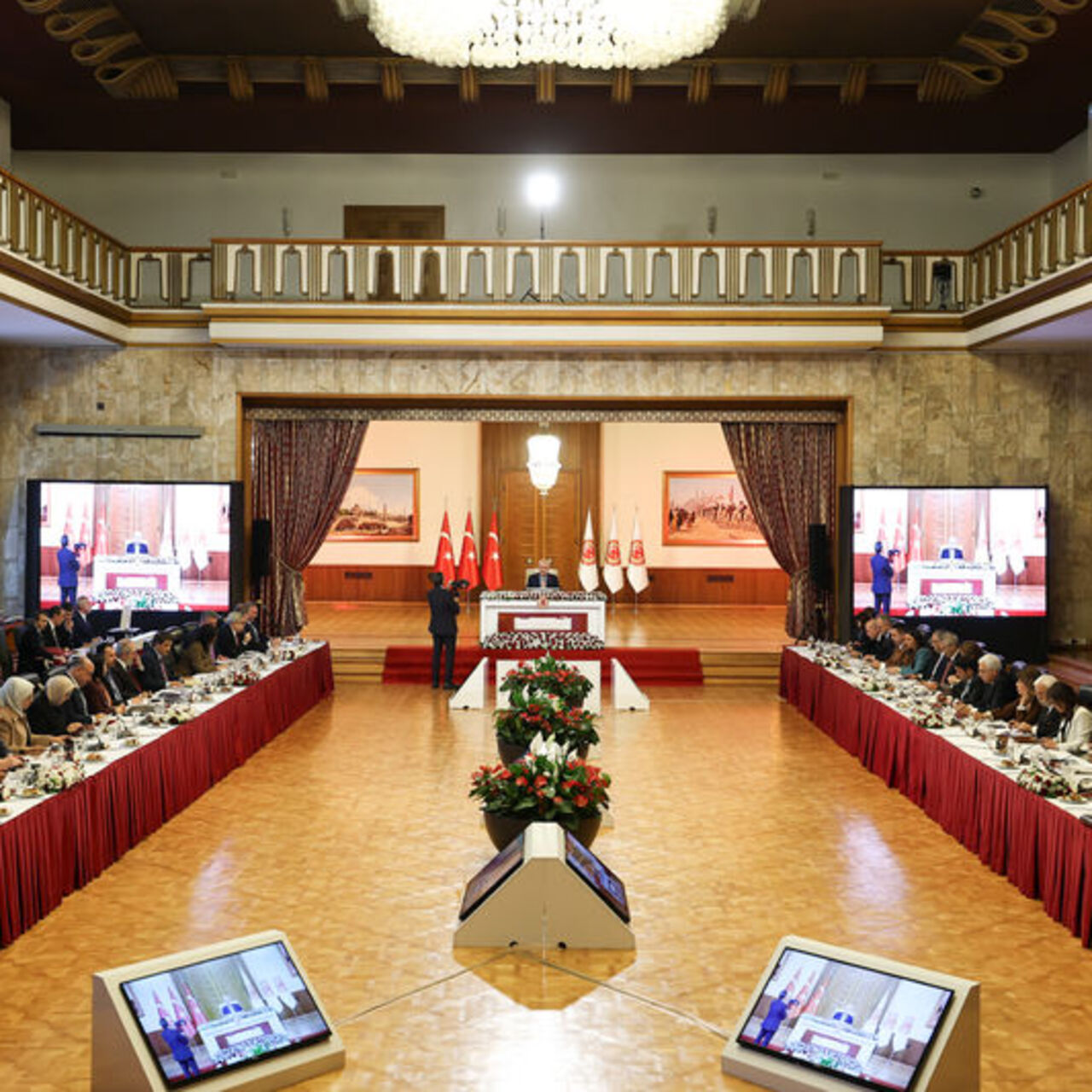 Komisyon İmralı ziyareti gündemiyle toplanıyor