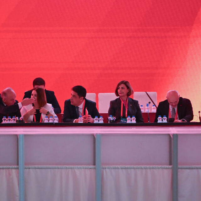 CHP'de PM ve YDK üyeleri seçiliyor