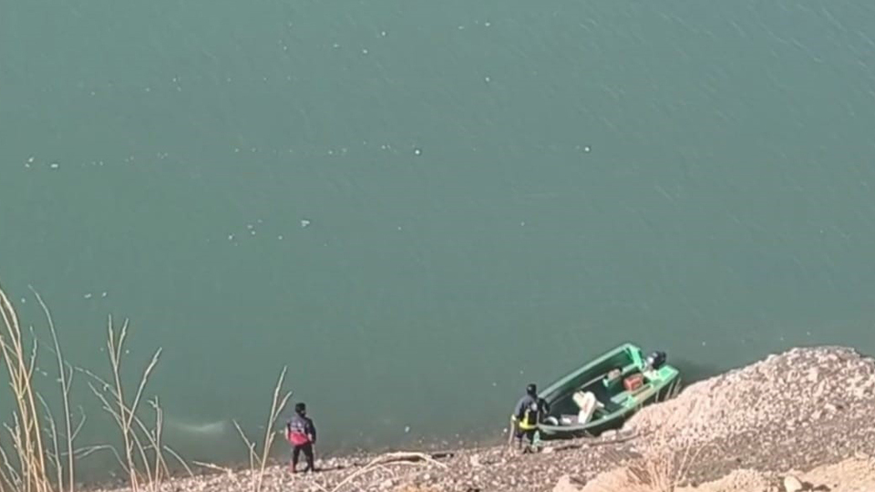 Araç göle uçtu! 3 kişi hayatını kaybetti!