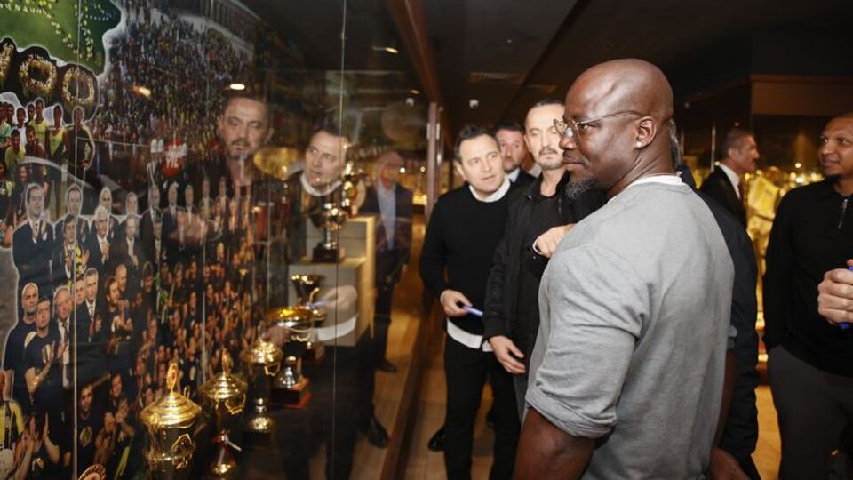 F.Bahçe'nin eski futbolcuları taraftarla buluştu