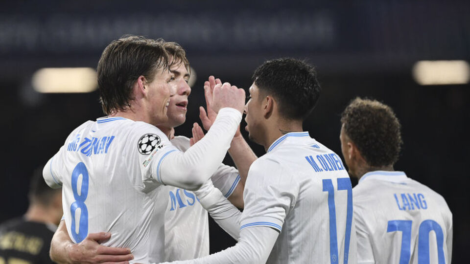 Napoli, Roma'yı tek golle devirdi!