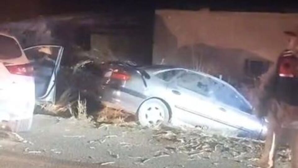 İki otomobil çarpıştı: 1 ölü 9 yaralı