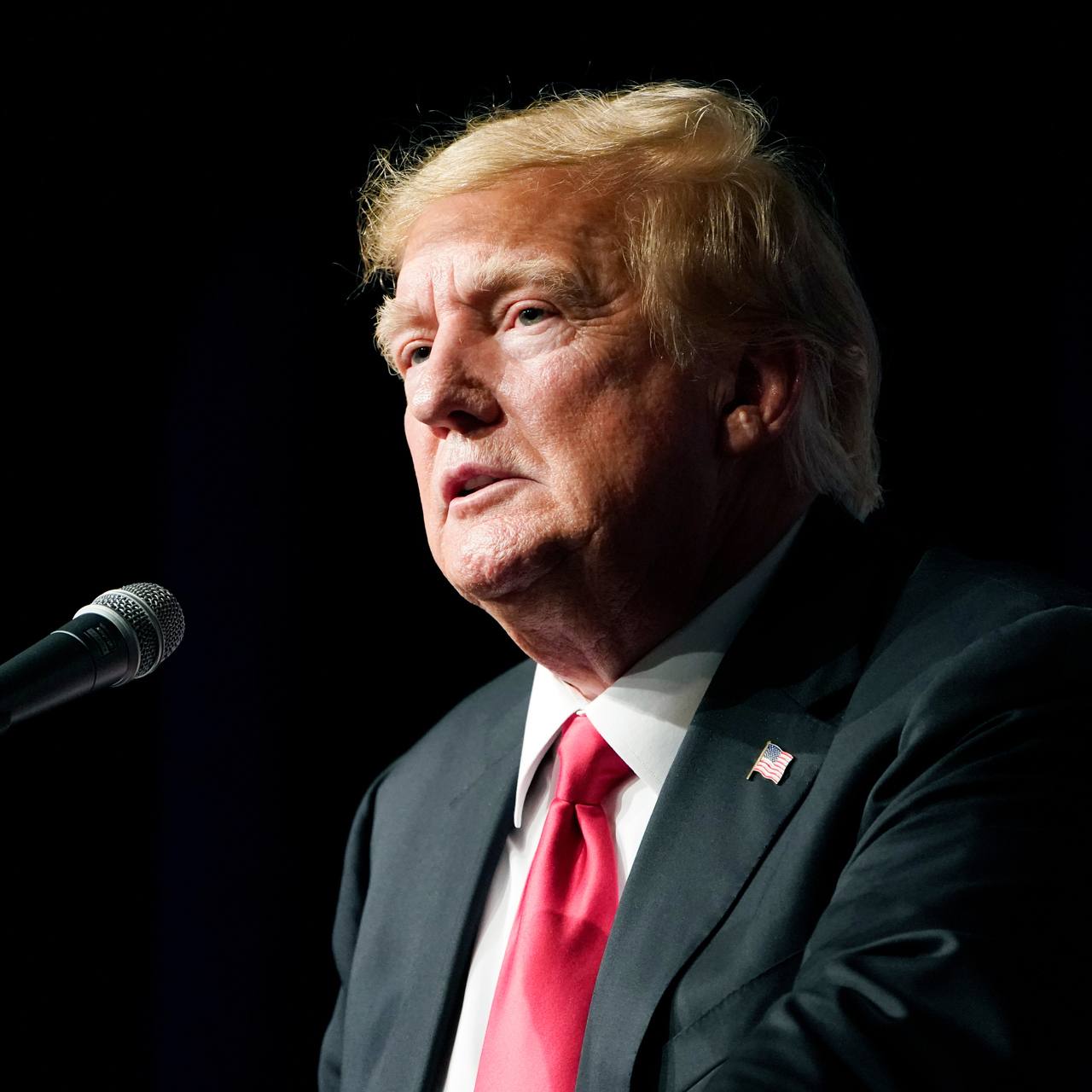 Trump'tan Maduro'ya: Venezuela'yı terk et