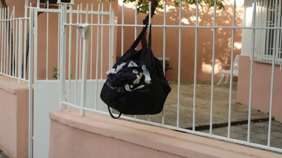 Camii avlusunda şüpheli çanta paniği