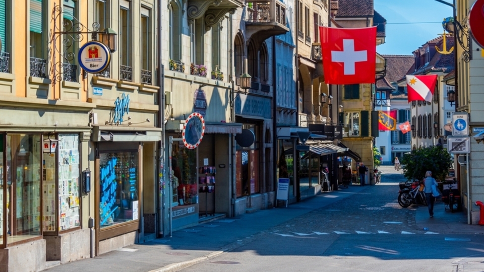 İsviçre'den 'kadınlar için zorunlu askerlik' ve 'servet vergisine' ret