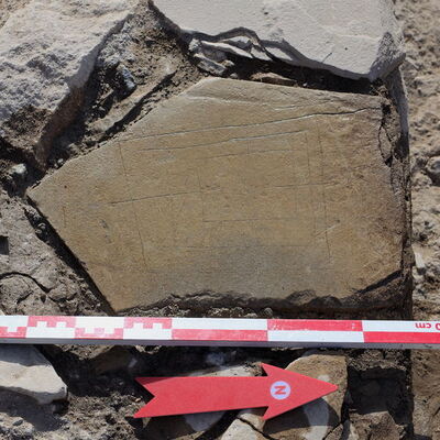 Kışlada ortaya çıktı! Osmanlı askerleri 'dokuz taş' oynamış