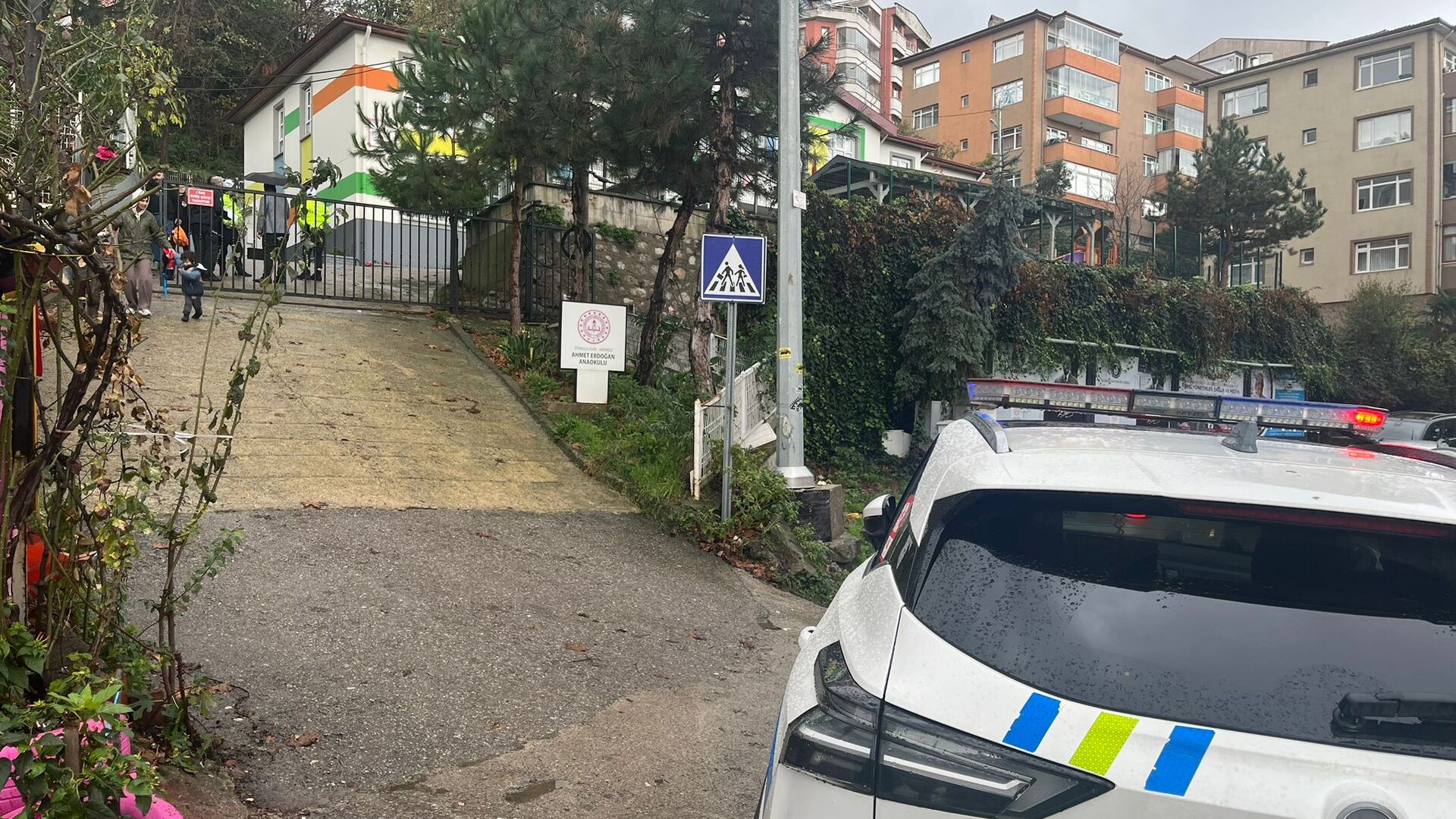 Zonguldak'ta Yürek Burkan Kaza: 4 Yaşındaki Sarp Eymen Darıcı Park Halindeki Kamyonetin Çarpması Sonucu Hayatını Kaybetti