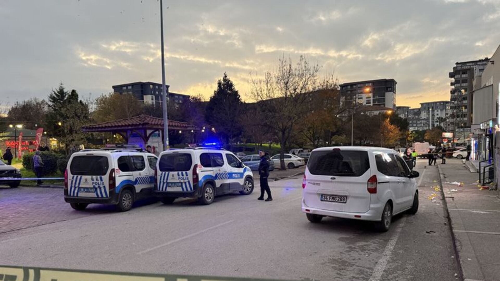 Bursa'da Kafede Silahlı Kavga: 6 Kişi Yaralandı, 1'i Ağır