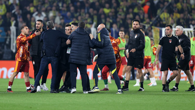 Derbide tansiyon yükseldi: Kavga çıktı!