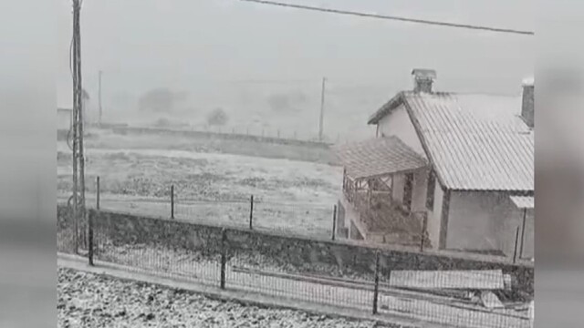 Ankara'ya yılın ilk karı yağdı