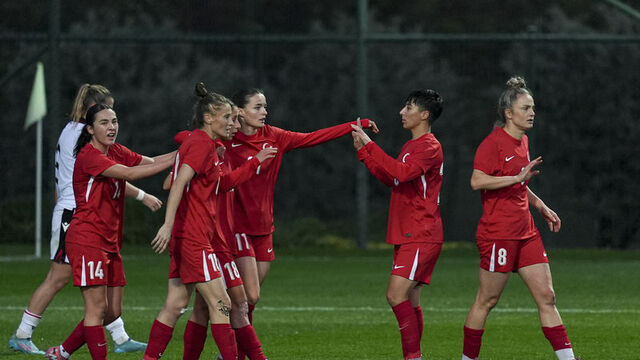 Kadın milliler, Arnavutluk'u iki golle geçti!